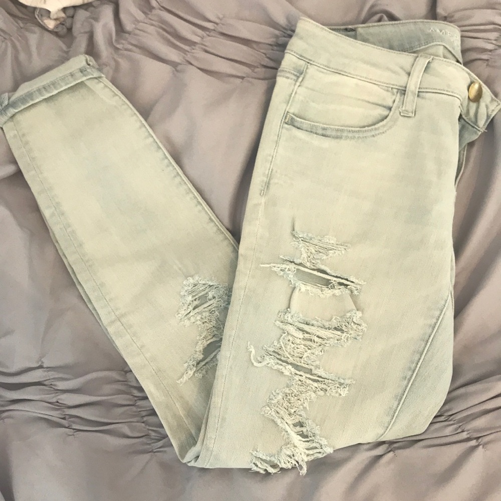 🆕🆕🆕🆕American eagle RIPPED skinny jegging